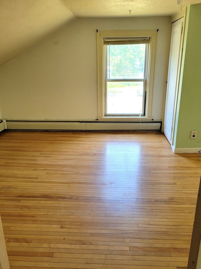 Building Photo - Single Family Home