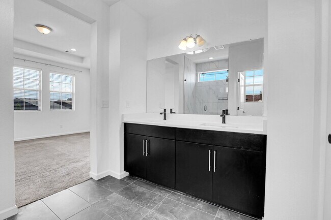 Building Photo - $3,425.00, 4 Beds, 2.5 Baths, Single Famil...