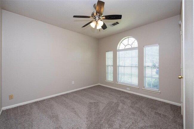 Building Photo - 3915 Lauderwood Ln