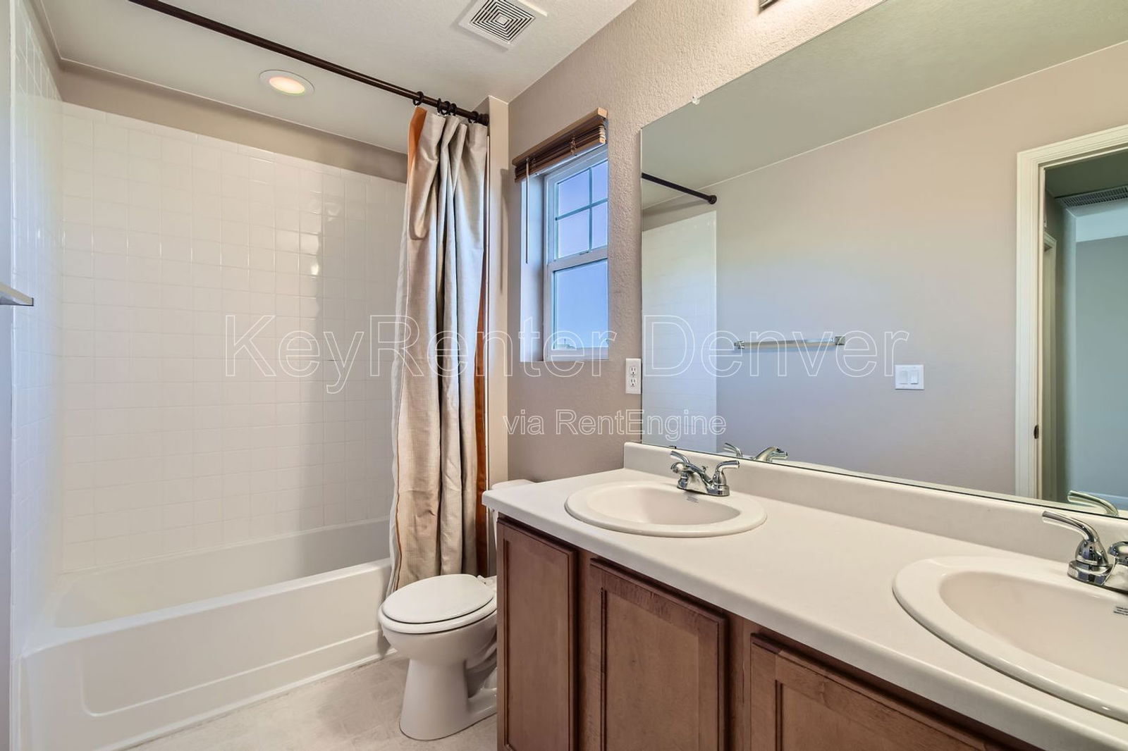 Building Photo - 9620 Clermont Ln