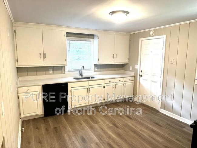 Building Photo - 108 Mendota Ave