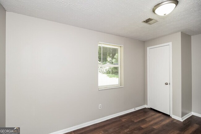 Building Photo - 2607 Foxwood Pl