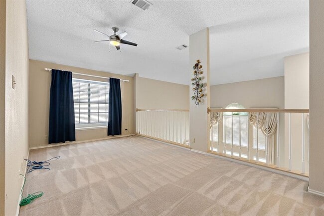 Building Photo - 2414 Mockingbird Dr