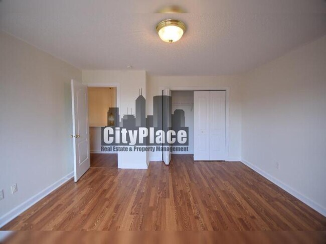 Building Photo - 1750 Buckeye Ct