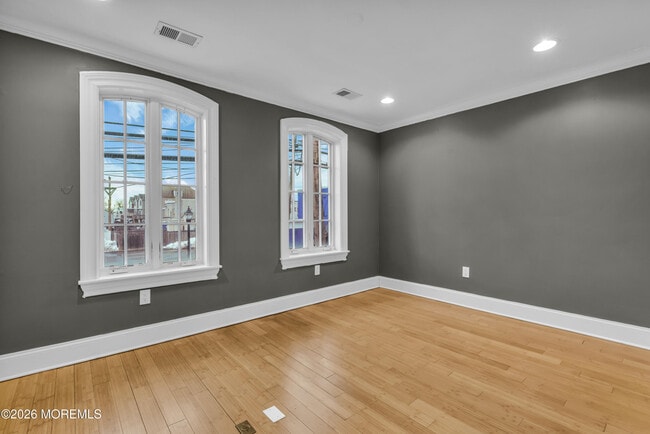 Building Photo - 205 Bay Ave