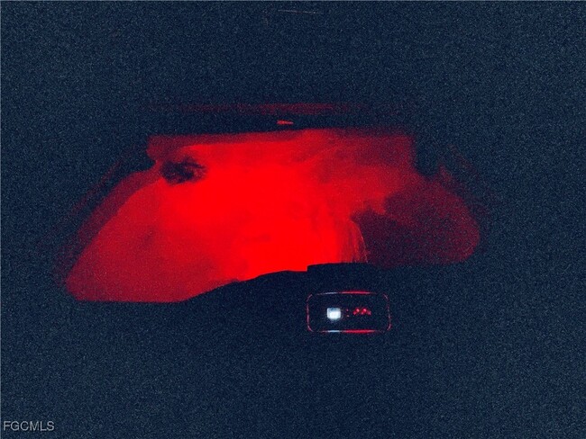 Building Photo - 940 Belmont St E