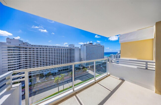 Building Photo - 5600 Collins Ave