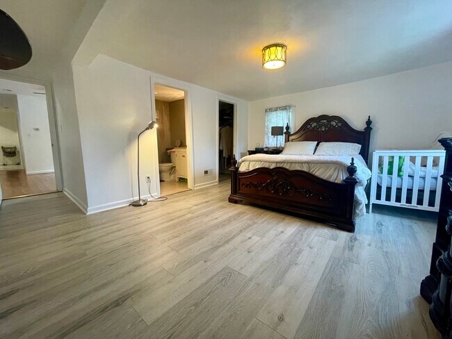 Building Photo - 39 Mabel St