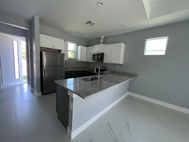 Building Photo - 5442 Hardee St