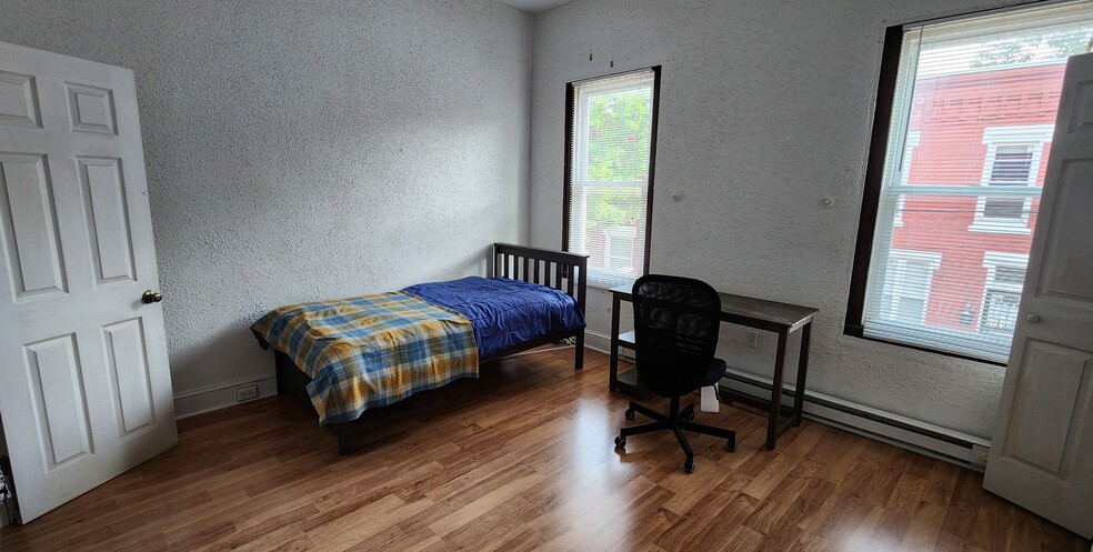Bedroom - 1731 French St