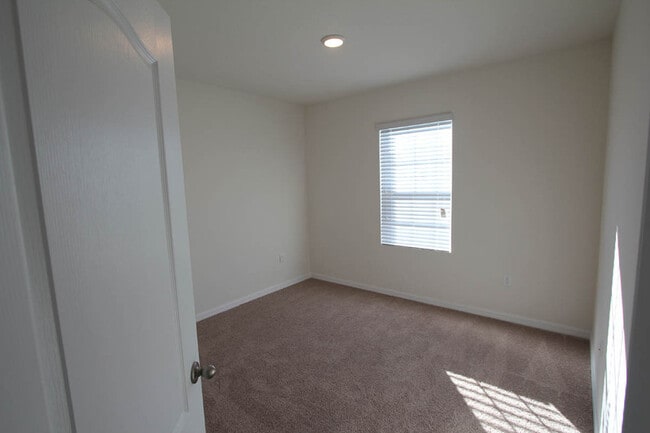 Building Photo - 451 Arbor Lakes Dr