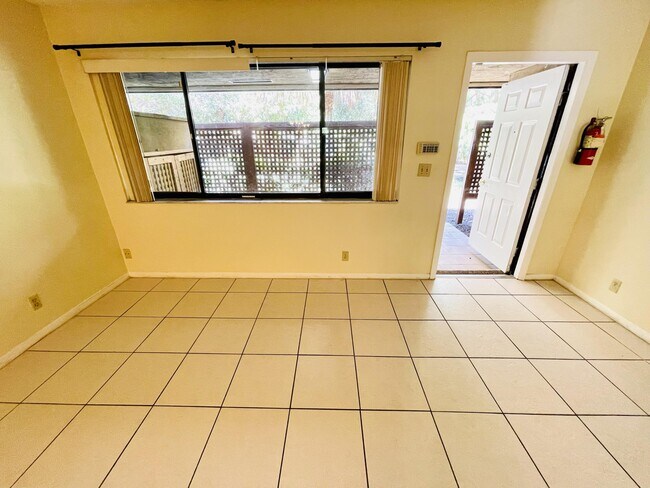 Building Photo - 3096 Collin Dr