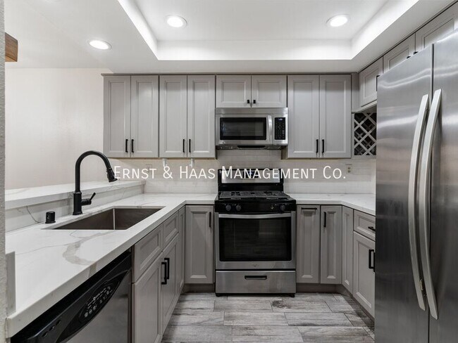 Building Photo - 550 Orange Ave