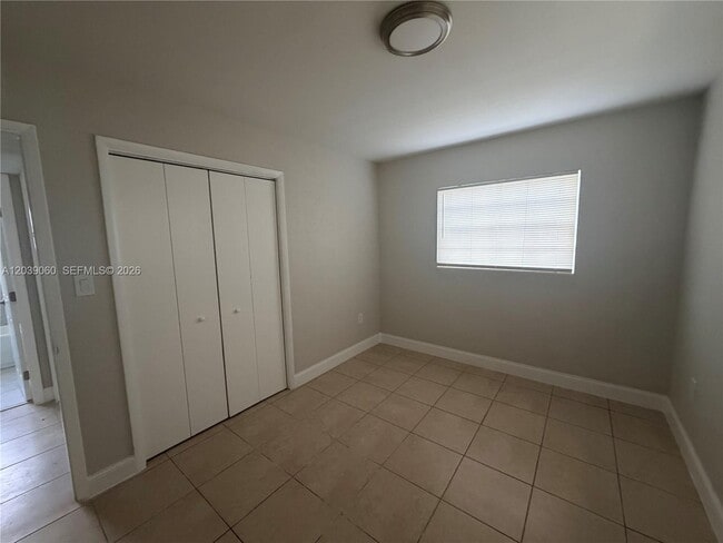 Building Photo - 6321 SW 20th Ct