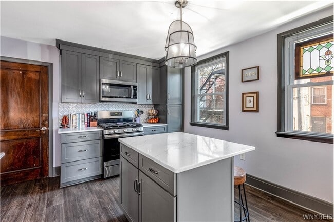 Building Photo - 230 Pennsylvania St