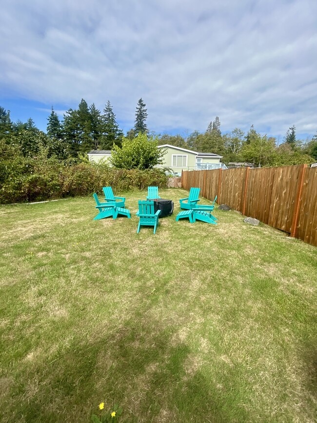Building Photo - 8482 Cedar Way