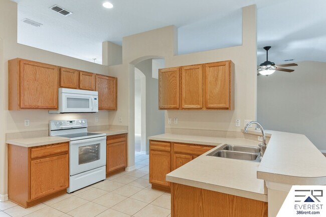 Building Photo - 13 Zinnia Trail