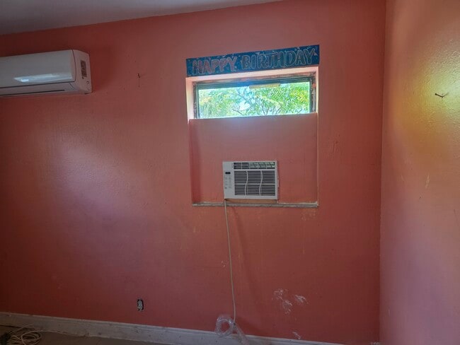 Building Photo - 1543 NW 10th Pl