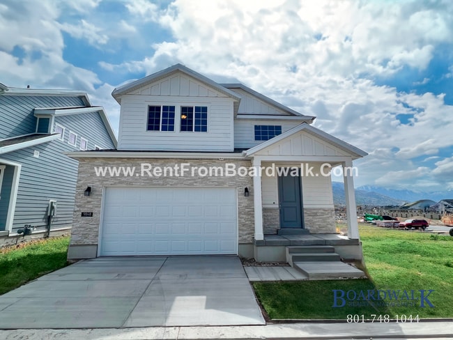 Building Photo - Modern Home in Highland!