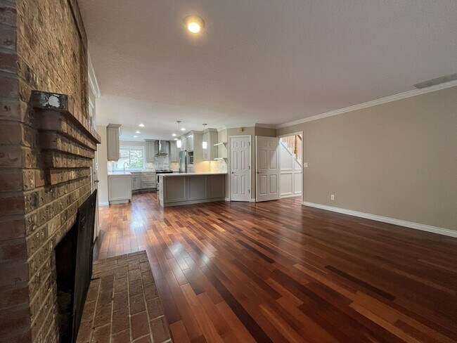 Building Photo - Stunning 4BR Home with Formal Living & Dining, Office & Gourmet Kitchen