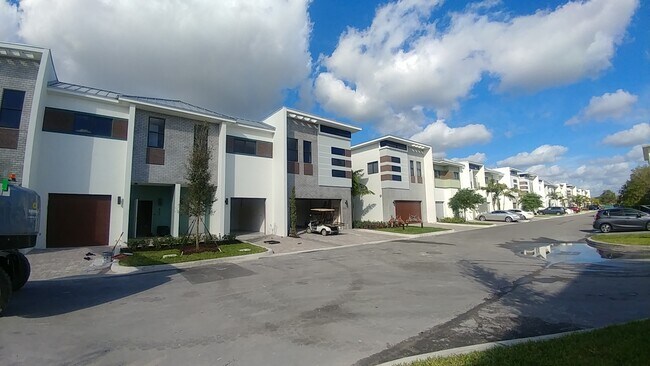 Building Photo - 813 NW 45th Terrace
