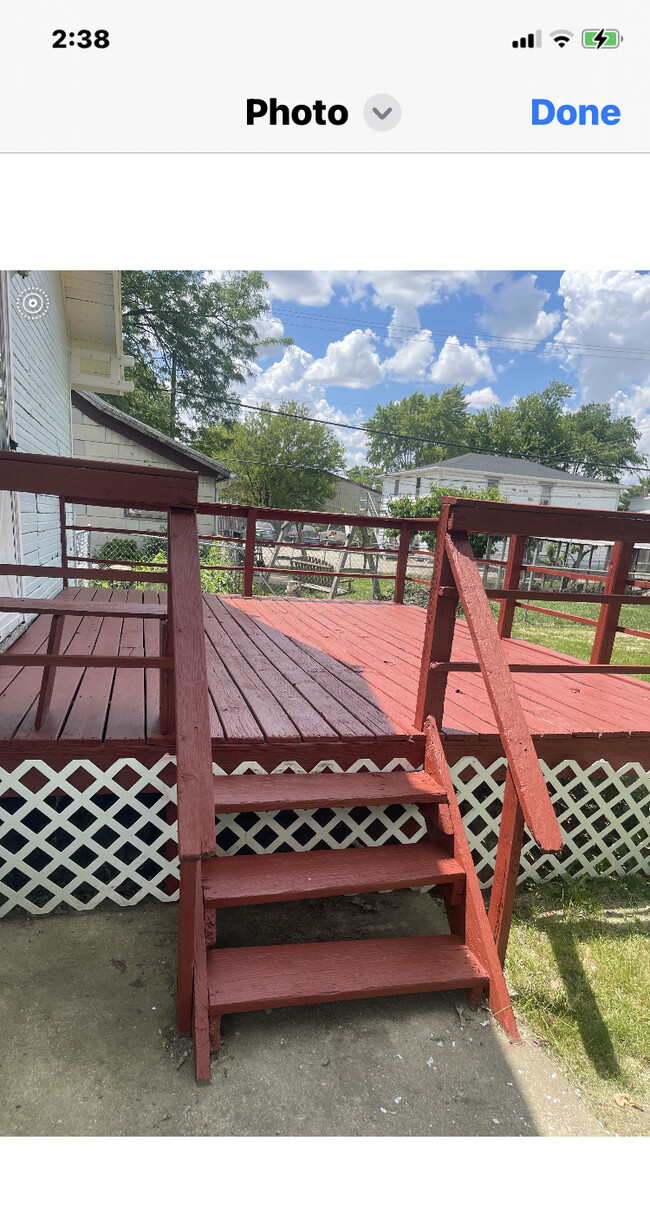 Large Deck for Outdoor Entertaining! - 704 Front St