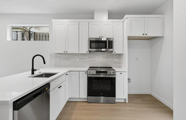 Building Photo - Brand New Construction Beautifully Designed 2 Bedroom Home with Modern Finishes and Functional Op...
