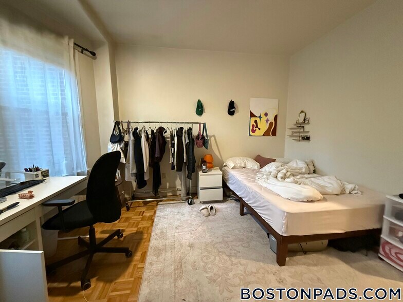 Building Photo - 616 Columbus Ave