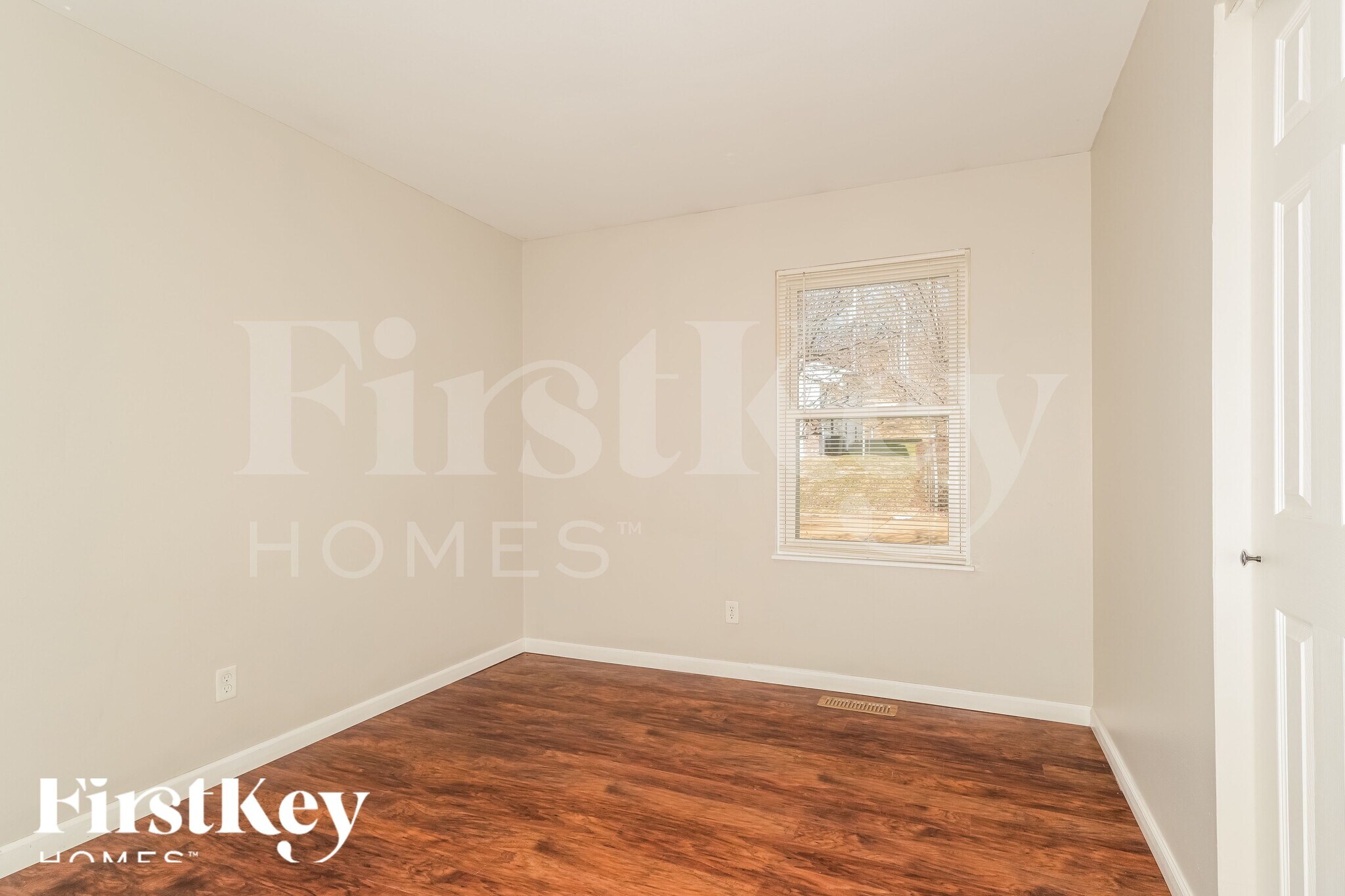 Building Photo - 706 Boca Chica Dr