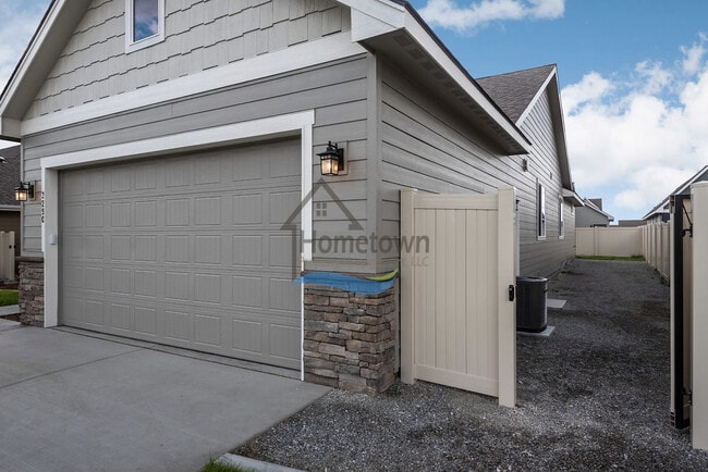 Building Photo - Brand New 4 Bed 2.5 Bath Home in Post Falls!!