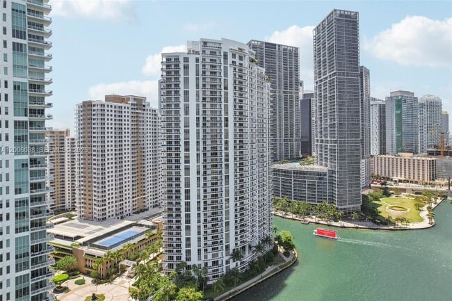 Building Photo - 901 Brickell Key Blvd