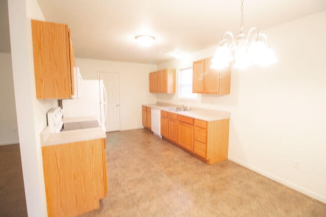 Building Photo - 1424 Bodie Dr