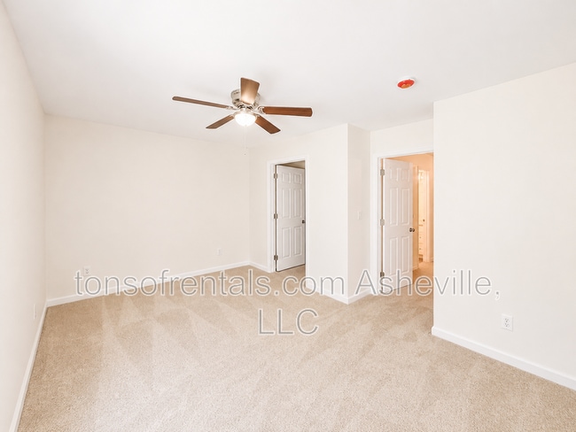 Building Photo - 130 Colony Dr
