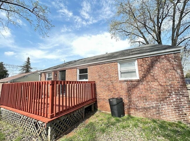 Building Photo - Rancher Style Single Family Home