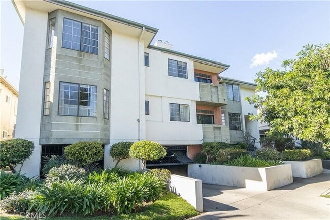 Building Photo - 4543 Willis Ave