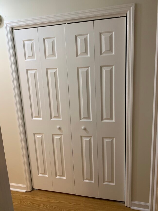 Linen closet - 1079 Wayfarer Ln