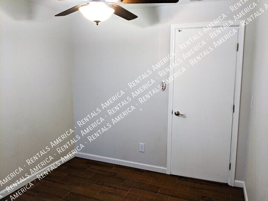 Building Photo - 8888 N 47th Ave