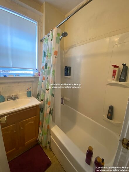 Building Photo - 28 Quint Ave