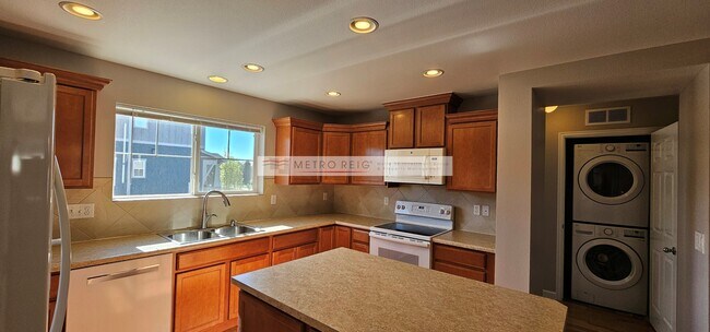 Building Photo - 1617 Venice Ln
