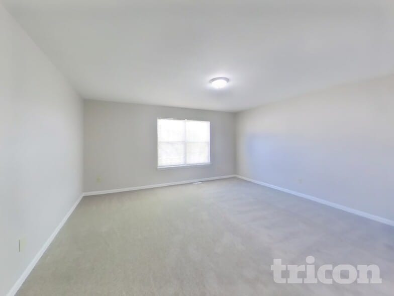 Building Photo - 828 Treyburn Green Dr