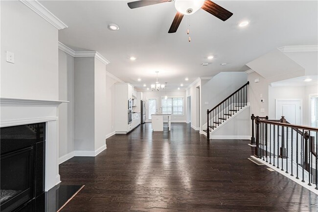 Building Photo - 3634 Via Nuova Ln