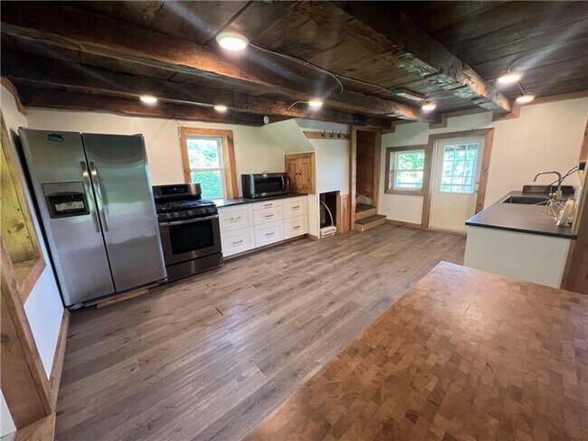 Building Photo - 97 Wonsettler Rd