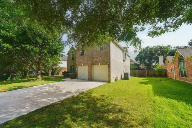 Building Photo - 4736 Green Bluff Dr