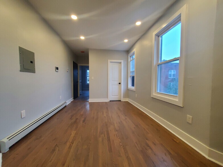 484 Mercer St 3R - 485 Mercer St