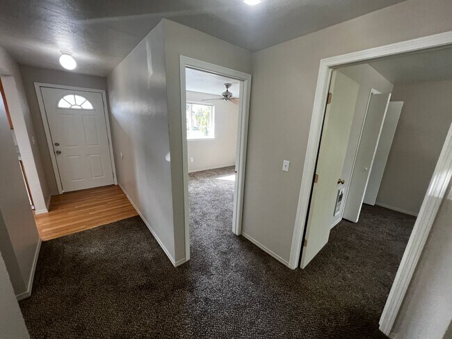 Building Photo - 210-220 N 2nd St