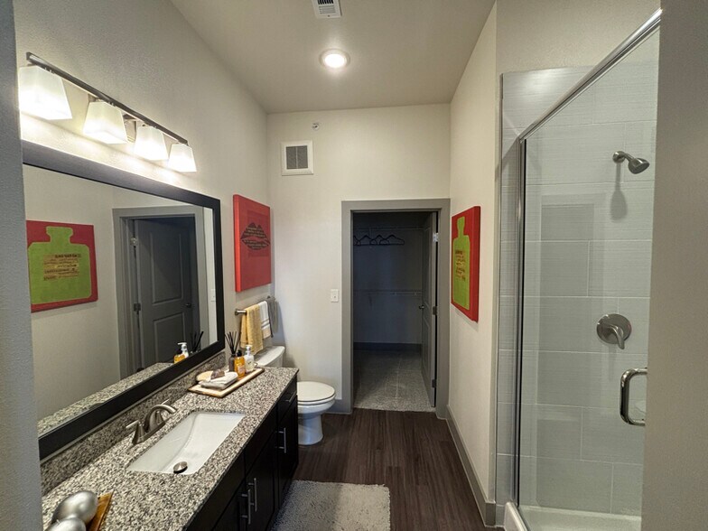 Building Photo - 1050 Wittenburg