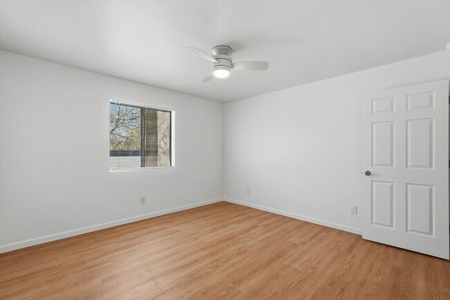 Building Photo - 317 N Vine Ave
