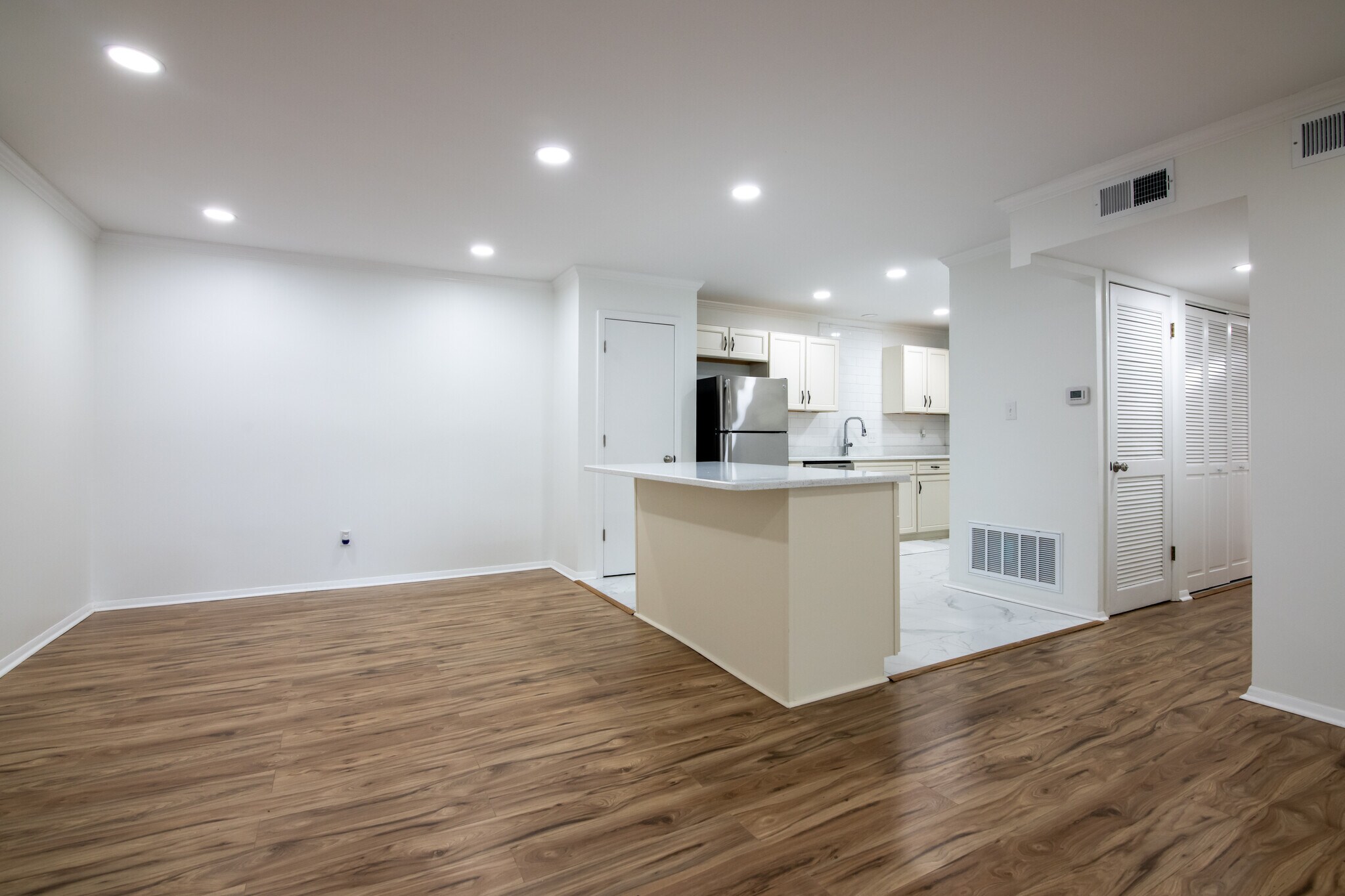 Building Photo - 500 Woodland Dr