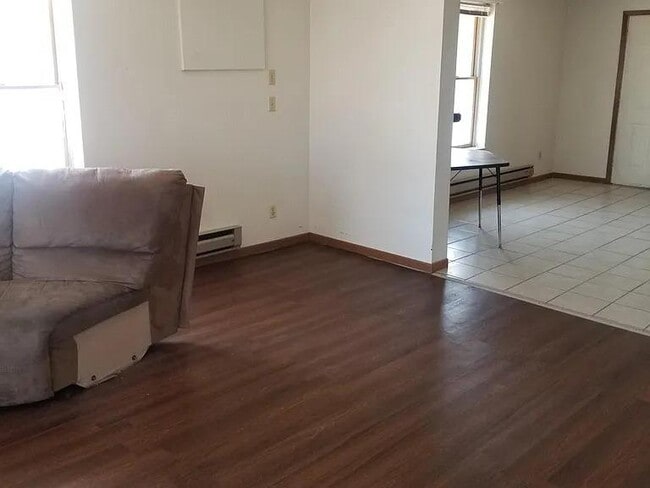 Building Photo - 612 King St