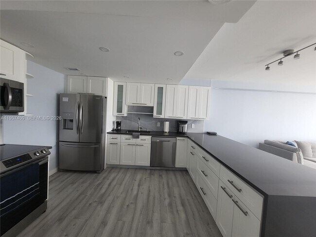 Building Photo - 3180 S Ocean Dr